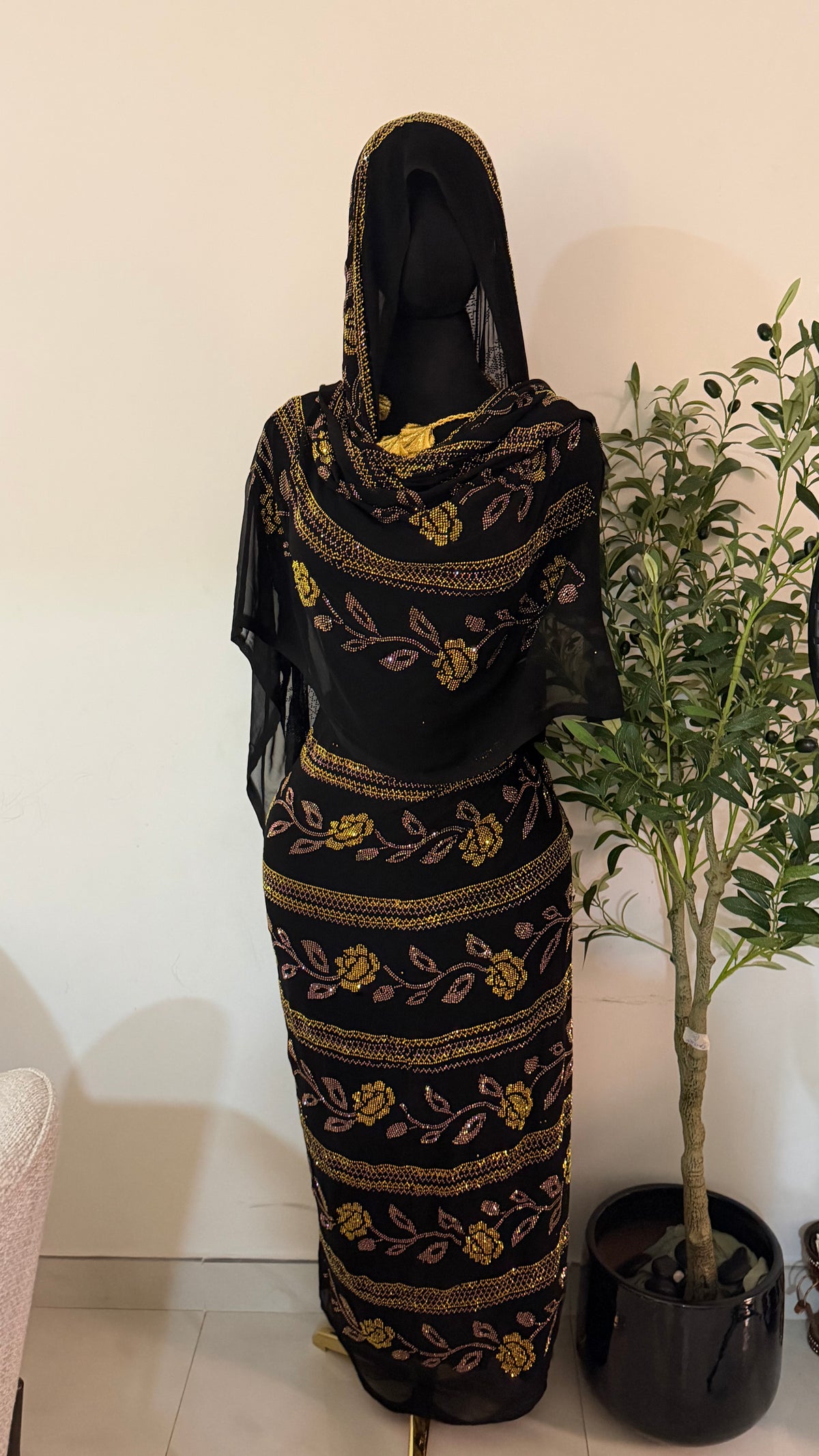اسود الق توب